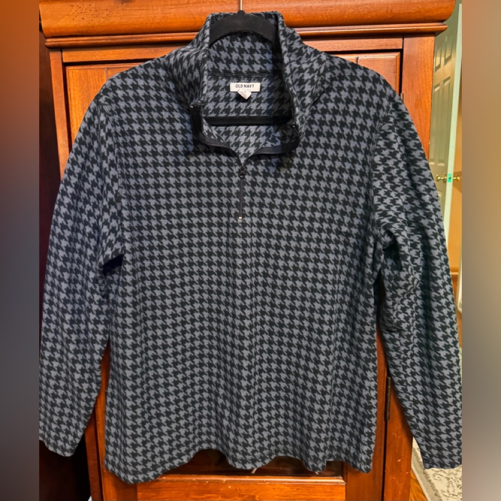 Old Navy Blue and Black Patterned Pullover Quater Zip